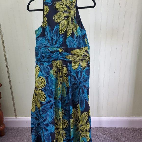 Evan Picone Sleevel lined Flowered dress - Picture 2 of 6